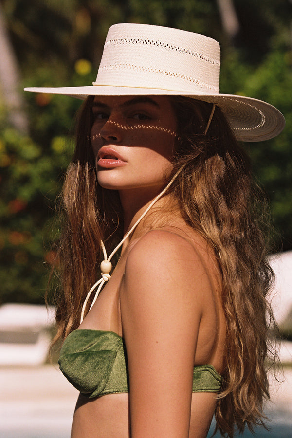 The Jacinto Off White Hat | Black Book Fashion